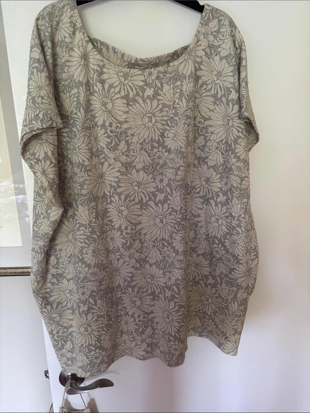 NADYA TOTO Floral Jacquard Texture Tunic Soft Silver/White Size XL